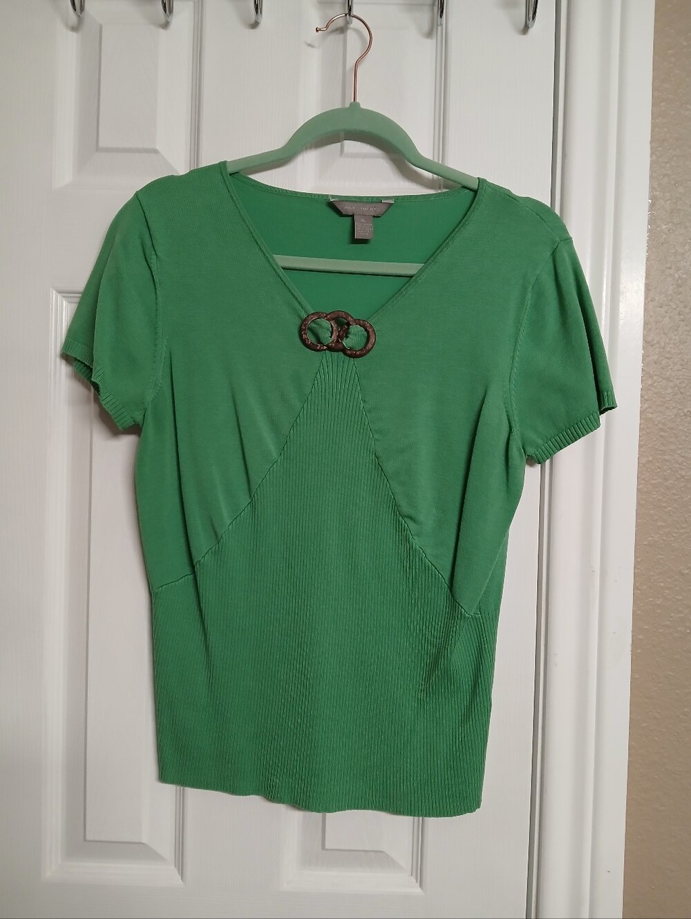 INVESTMENTS Green Short-Sleeve V-Neck Top with Decorative Rings - XL